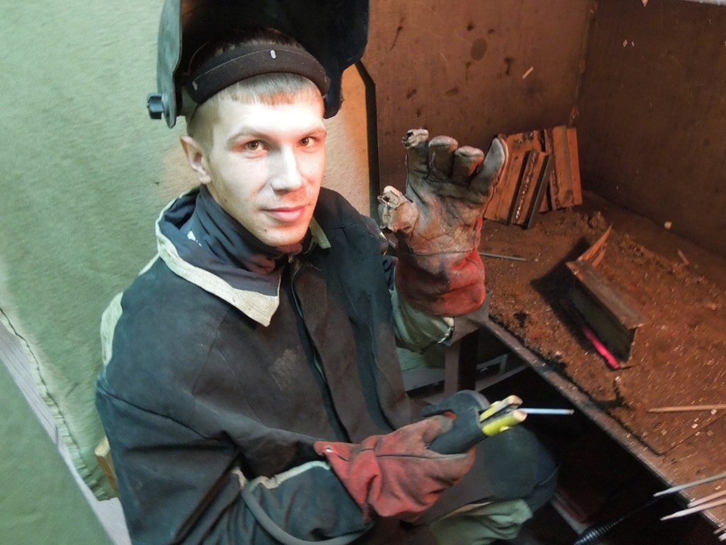 сварщик приветствует