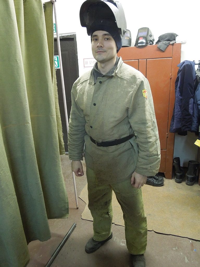 сварщик стоя