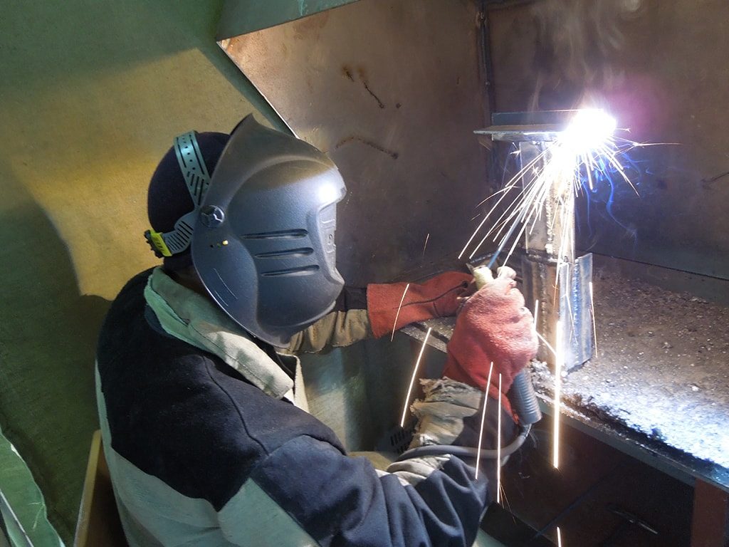 потолочное положение сварки