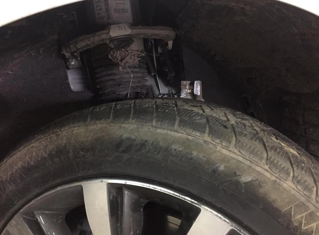 сломаный кулак range rover